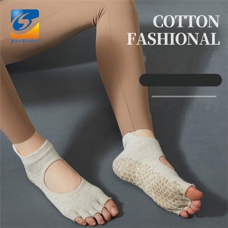 Fashion Anti Slip Qhib Toes Yoga Socks