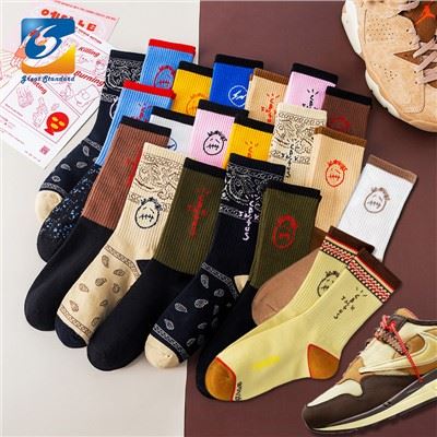 Knitting Paj Rwb Txiv Neej Socks